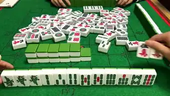 重庆69雀奶奶,打麻将裤兜里放一宝,想书都难,把把胡
