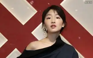 周冬雨再出表情包自黑发恶搞膨胀表情包
