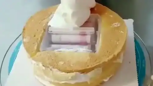 有内涵的蛋糕,原来惊喜是这么来的,师傅真是费心思了
