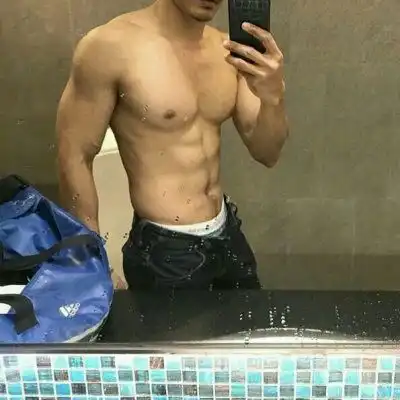 肌肉男头像运动图片健身男生生活照真实的
