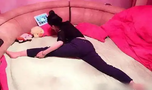 幽默笑话世界上最痛苦的事是钱用完了,人还活着外甥女
