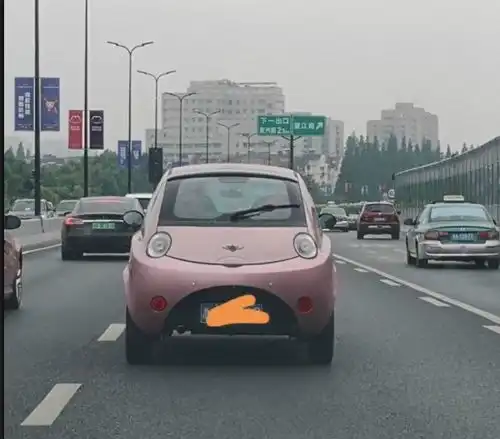 开心一刻前段时间,有一次老公跟他小伙伴们在我家喝酒
