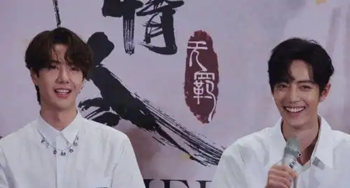 肖战王一博抵达泰国,汪卓成被粉丝要求吹蛋糕,于斌表现让人意外
