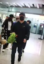 保剑锋被粉丝送鹅,刘昊然收新概念,吴宣仪的紫菜吃了吗
