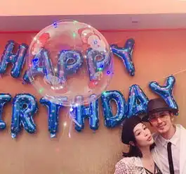 张伦硕生日,47岁钟丽缇减龄穿搭,完全看不出差12岁
