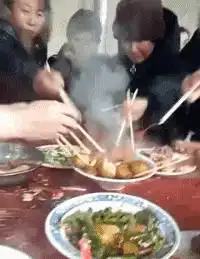 搞笑gif腰这么好,长大了一定很抢手吧
