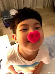 安吉自制粉红猪鼻脸上戴仰头傻笑萌帅萌帅
