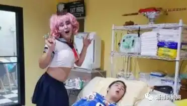 这个帅气爸爸火了天天扮演暴露女装搞怪,知道真相的我眼泪掉下来
