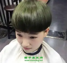青春直发蘑菇头短发发型直发蘑菇头减龄又俏皮

