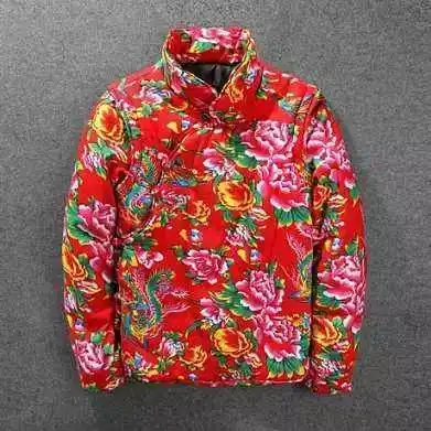 漠河极光是东北花棉袄配色震撼黑龙江漠河再现极光,红色绿色交相辉映
