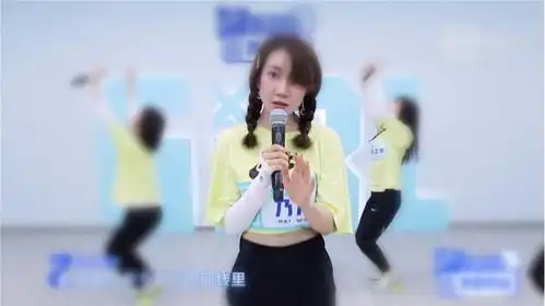蔡徐坤调侃节目组穷,虞书欣乃万爆笑互动青春2变得有爱了
