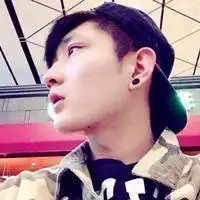 戴口罩帅哥照片真实头像