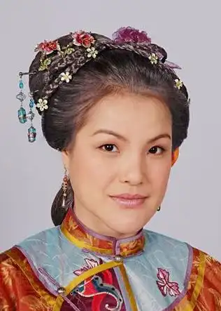 tvb最坏丑女人马蹄露戏内恶毒,戏外善良,曾因爱国被暴打
