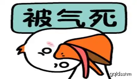 幽默笑话晚上和媳妇一起失眠了睡不着,就互相给对方拍背
