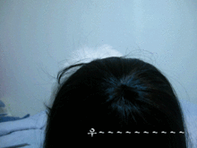 搞笑gif图片妹子这么热的天怎么能骑自行车
