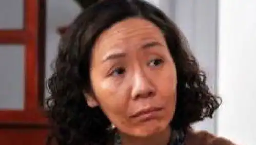 著名演员杨青,被誉为女版黄渤,如今嫁给德国老板开酒庄当老板娘
