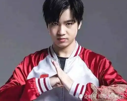 khan韩服秒选奥恩后,大喊我是韩国严君泽,硬币哥的表情亮了
