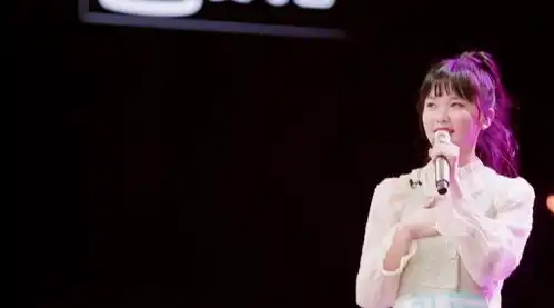 青春2虞书欣又来搞笑了全程话唠把蔡徐坤说晕,但舞台表演亮眼