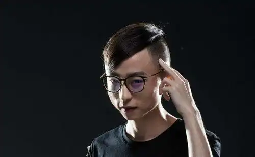 lol水晶哥写1282字回应cat事件第1次被喷,他说跪下来给我道歉
