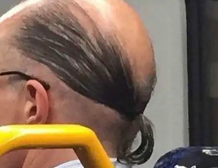 情人节当天街头看见这一幕单身狗都笑了哈哈哈
