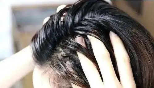 杨紫说王俊凯头发油,小凯对她也不客气,真实又好笑

