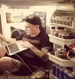 全球奇葩避暑方式大pk被热成狗的地球人终于出手了...
