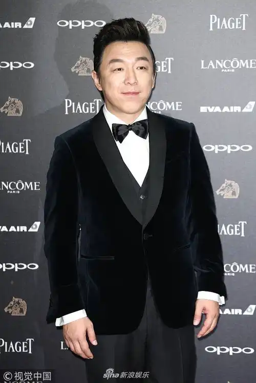 组图黄渤耍宝亮相金马奖时隔8年能否再次登顶影帝
