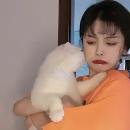 小姐姐头像一杯草莓牛奶的甜度约等于十,你等于十杯草莓牛奶