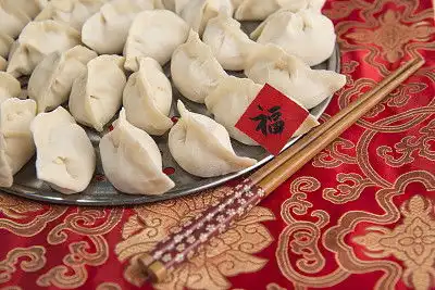 今天元宵节吃3食做3事寓意一年顺利,发大财