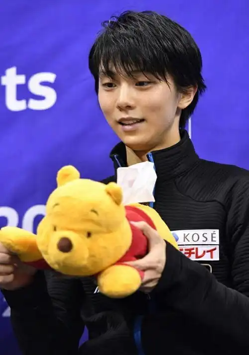 羽生结弦帮金博洋整理国旗后被日本人抹黑,每年花掉家里上百万
