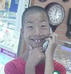 搞笑的小孩纸笑死你
