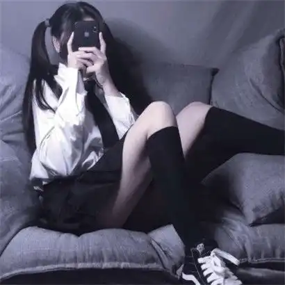 特别伤感的女生头像,其实你的眼泪不值钱
