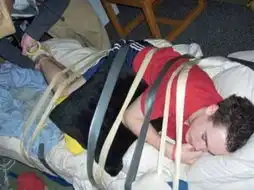 厨房是个利器躲避交警酒驾男子装厨师
