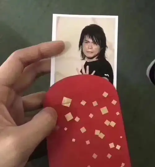 e句话看天下丨居然有人想和羽绒被结婚
