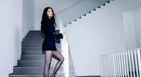 关晓彤说自己的腊像像的有点可怕
