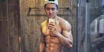 不去健身房,如何在家虐出八块腹肌
