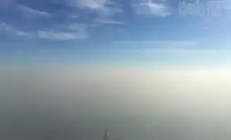 震撼在北京第一高楼上看蓝天和雾霾的分界线
