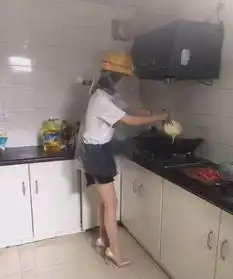 搞笑组图看着就睡着了,老婆,不就是做个饭吗,至于吗
