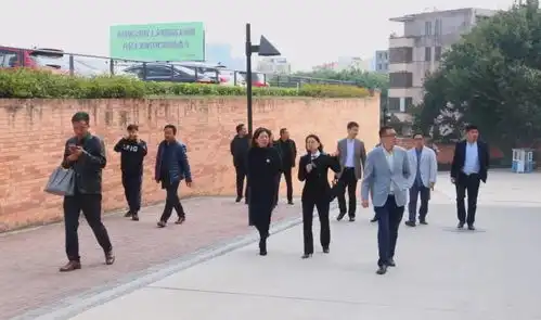 园区动态共青团凉山州委一行到访石湾古镇文创园点赞园区文创产业建设
