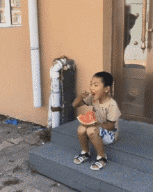 搞笑幽默段子笑话图片不笑你抽我叔,我还小,放过我吧

