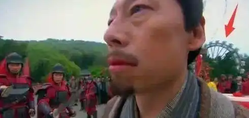 影视剧中很好玩的穿帮镜头,导演看到之后都会尴尬
