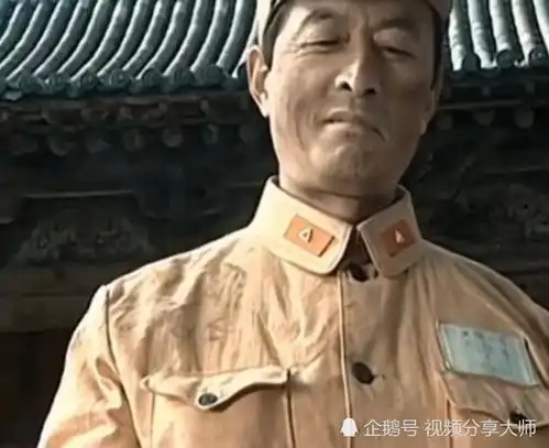 亮剑常乃超抽烟,老版很有格调,新版一看就是老烟民了

