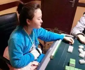 搞笑图片妹纸,非要这个姿势睡觉么

