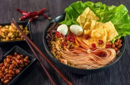 司徒末最爱的螺蛳粉,你吃过了吗,快来嗦一碗螺蛳粉吧
