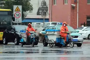 天津爆炸事故现场随处可见白色粉末物体
