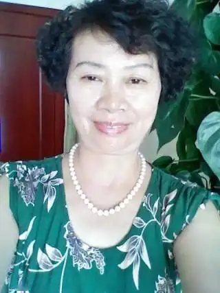 农村六十的老太太爱上了直播
