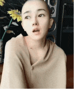 搞笑gif段子铅笔都能削的这么销魂
