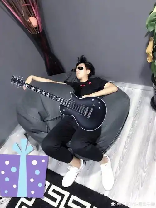 好兄弟易烊千玺和王源发文祝王俊凯生日快乐,千玺的配图亮了
