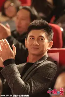 陈伟霆出席活动表情呆萌赵丽颖吴奇隆热聊显亲密
