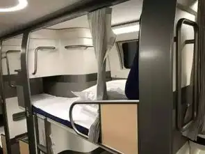 火车软卧上铺有多高
